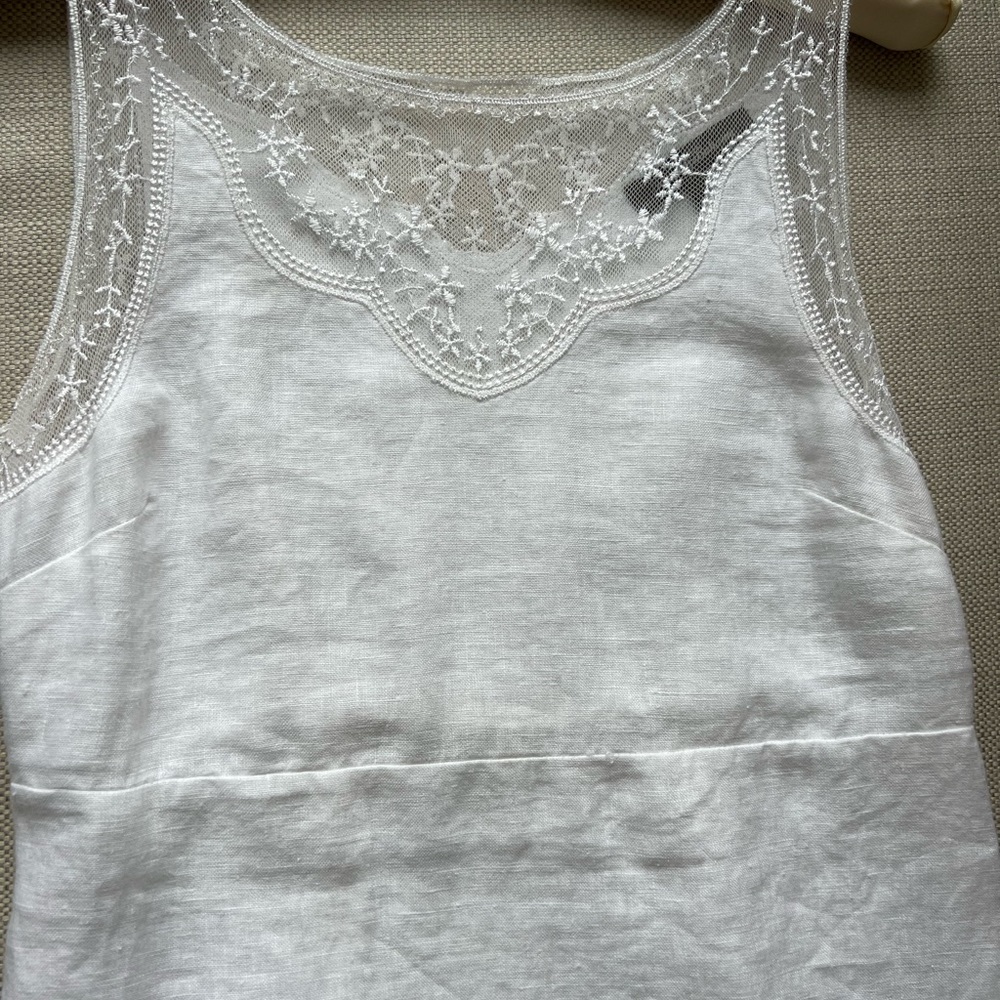 Tommy Bahama 100% Linen white dress with lace trim. Size 2 - Picture 4 of 5